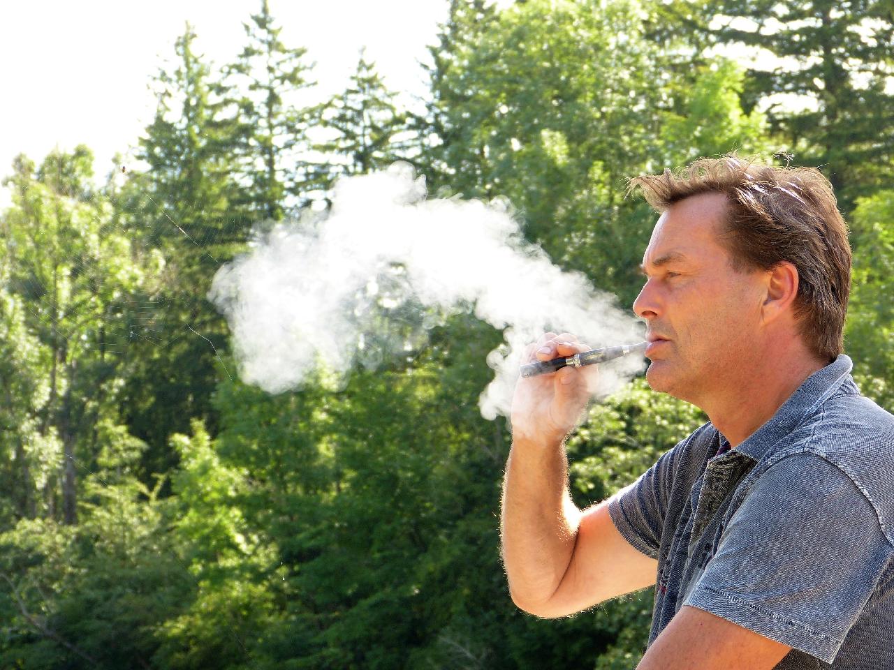 Sådan bruger du din e-cigaret bedst om sommeren